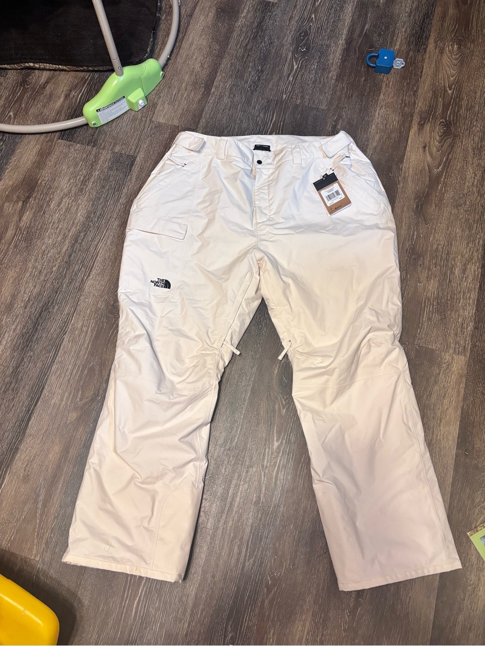 The North Face White Cargo Ski Pants/snowpants